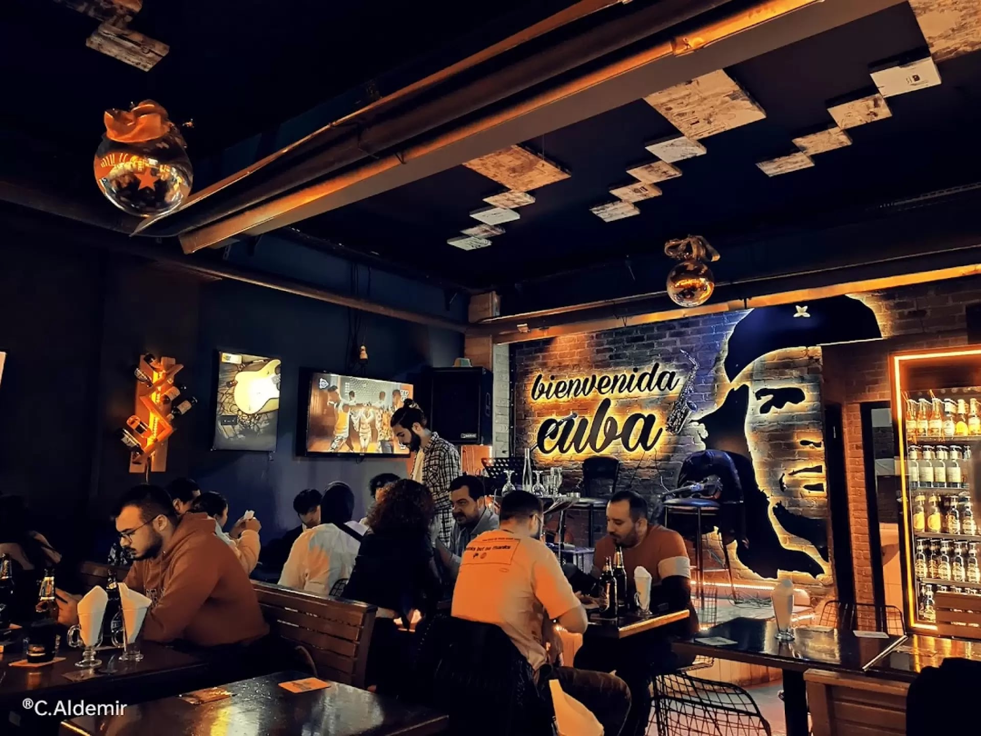 Eskişehir'in En İyi 50 Pub ve Gece Kulübüne Zoom'la