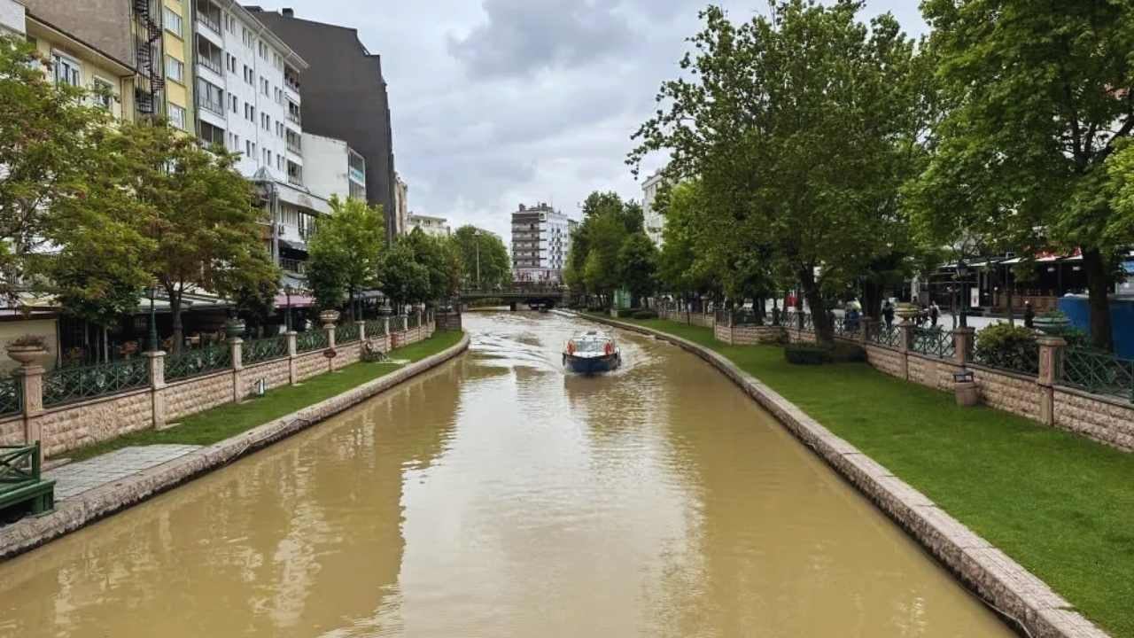 eskisehirden-gecen-akarsu