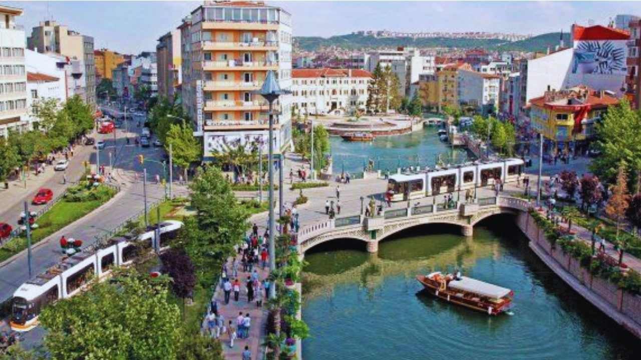 Eskişehir'den Geçen Akarsu Hangi İllere Bağlanıyor? Eskişehir’deki Akarsu Etrafında Yapabileceğiniz Gezintiler
