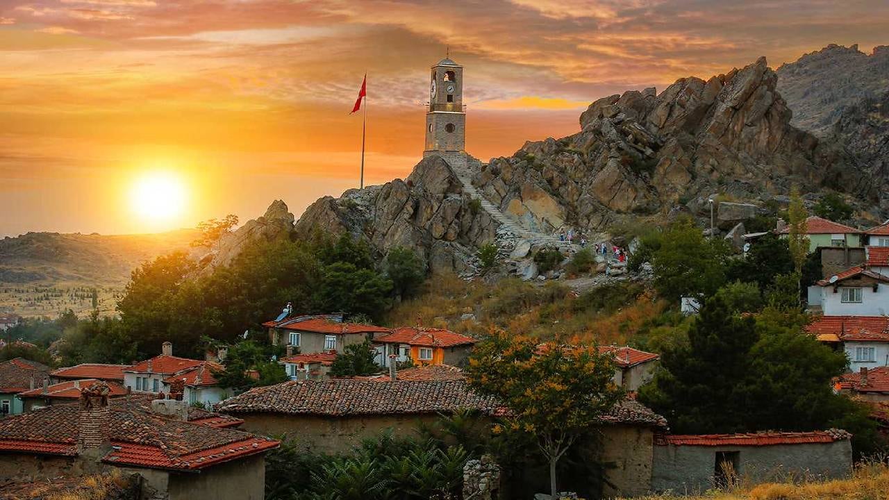 Sivrihisar Nereye Bağlı? Sivrihisara Nasıl Gidilir?