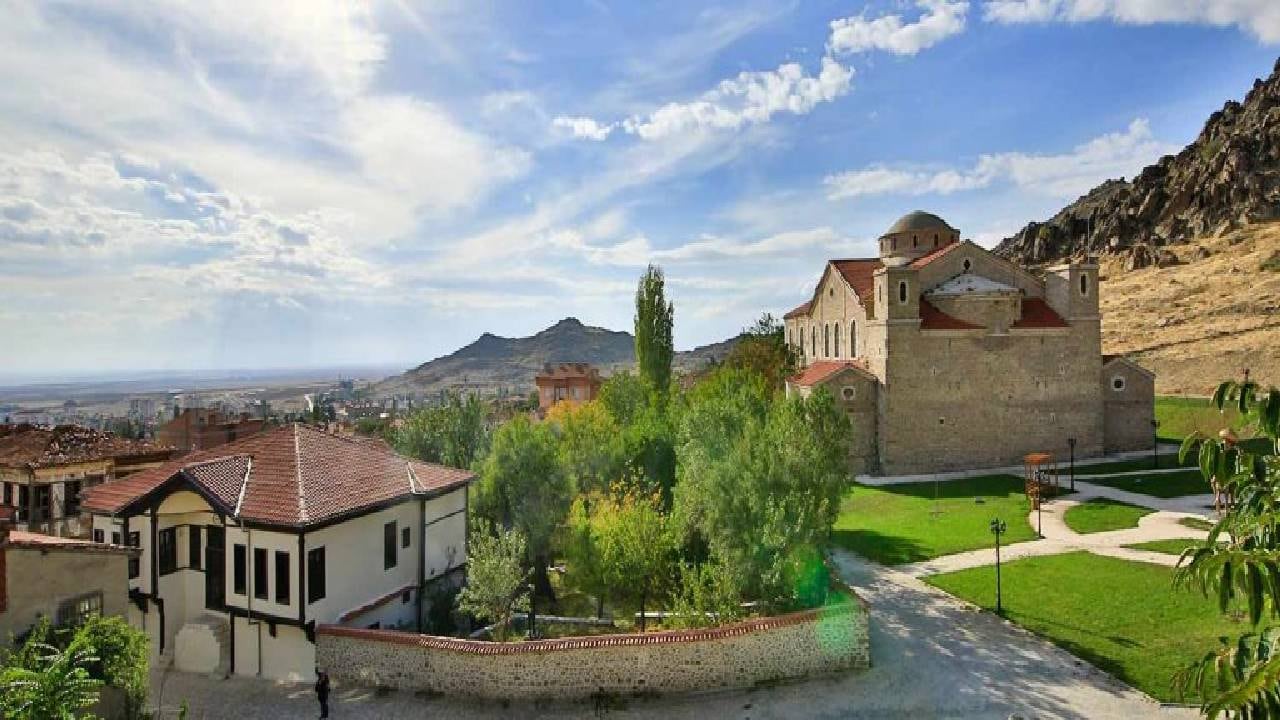 sivrihisar-nereye-bagli